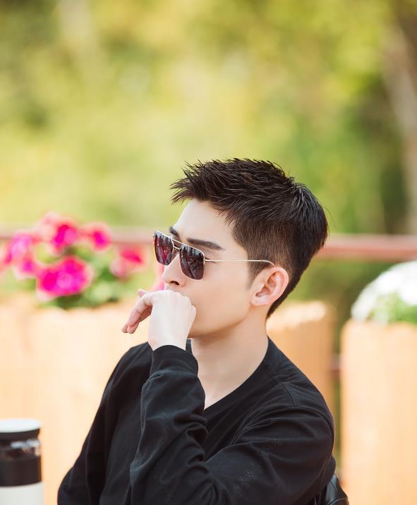 吃瓜娱乐圈张翰,娱乐圈的瓜田漫步者