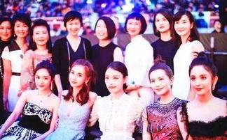 娱乐吃瓜小花演戏,吃瓜之余，演技绽放